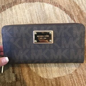 Michael Kors Jet Set Wallet